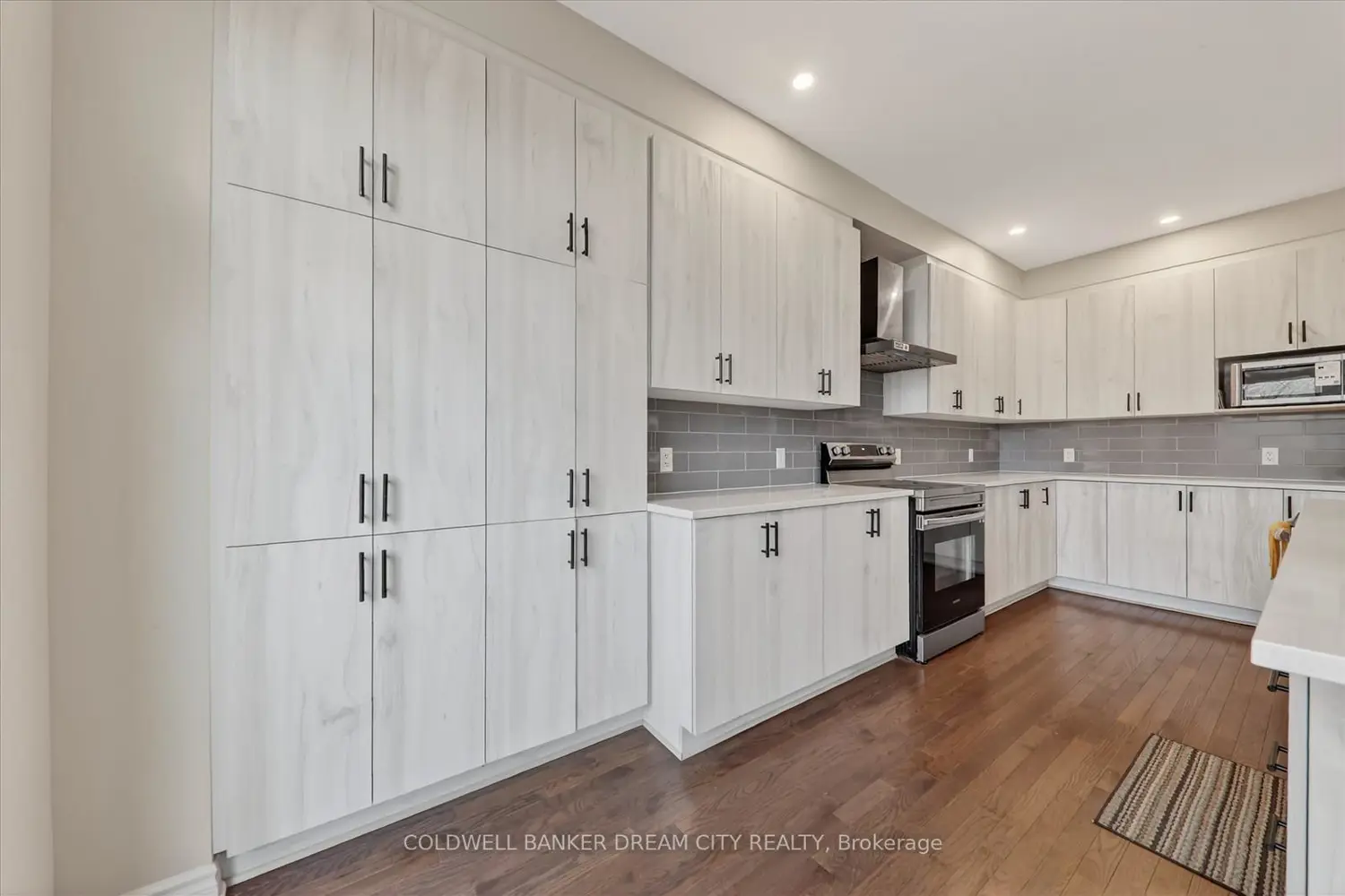 1386 Monarch Drive photo 5