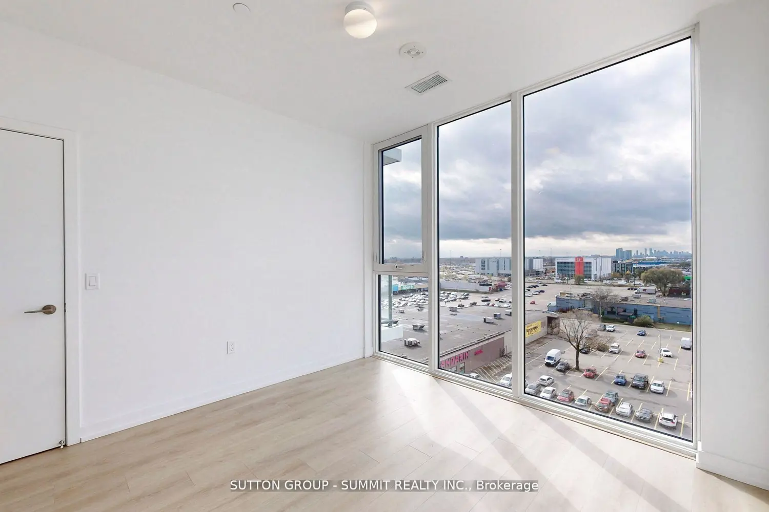 Additional image 11 of 1195 The Queensway Street 801