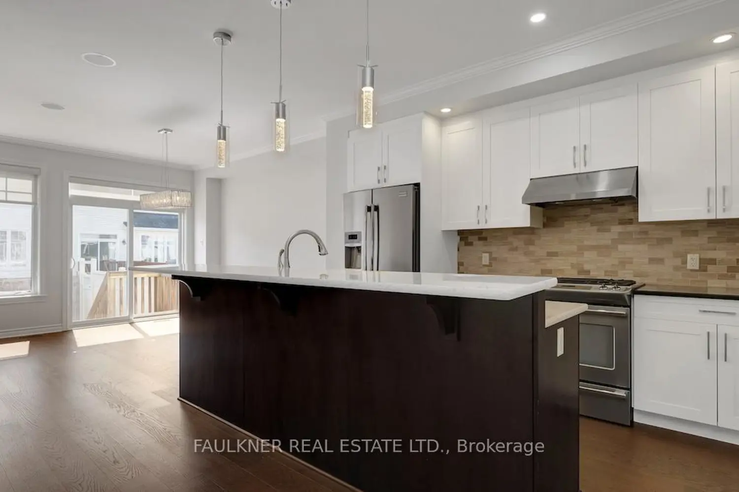 136 Manorwood Crescent photo 4