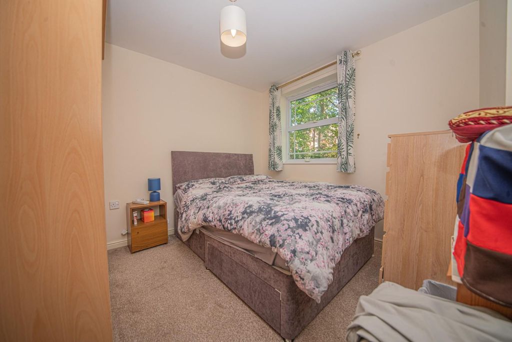 Additional image 6 of 2 bed flat for saleWilliam Panter Court, Eastleigh SO50