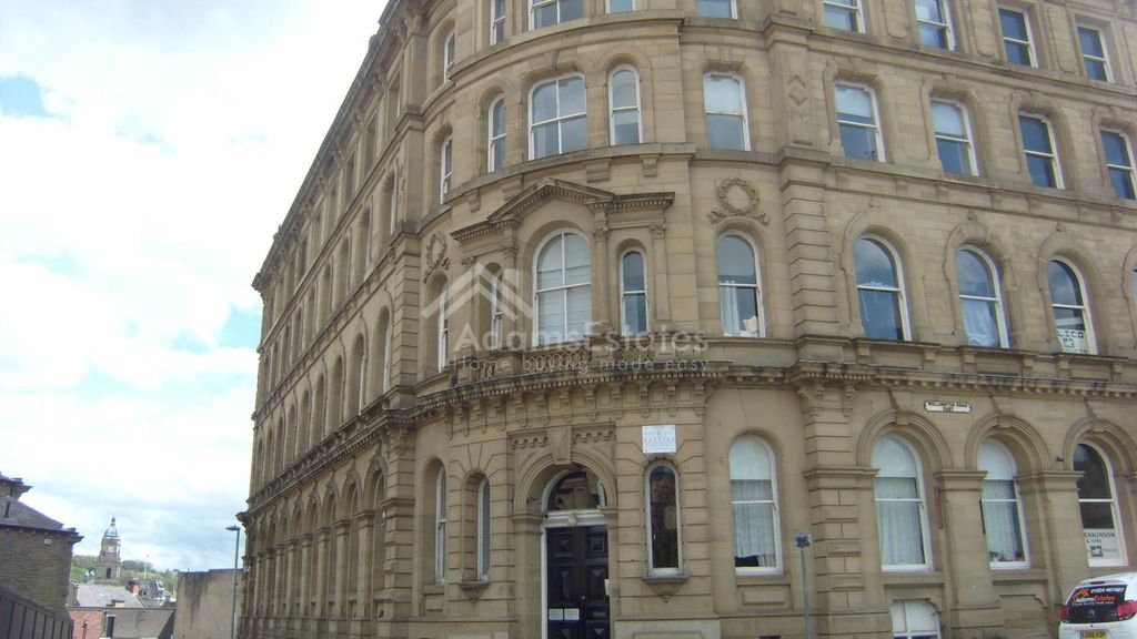 2 bed flat for saleWellington Road, Dewsbury WF13