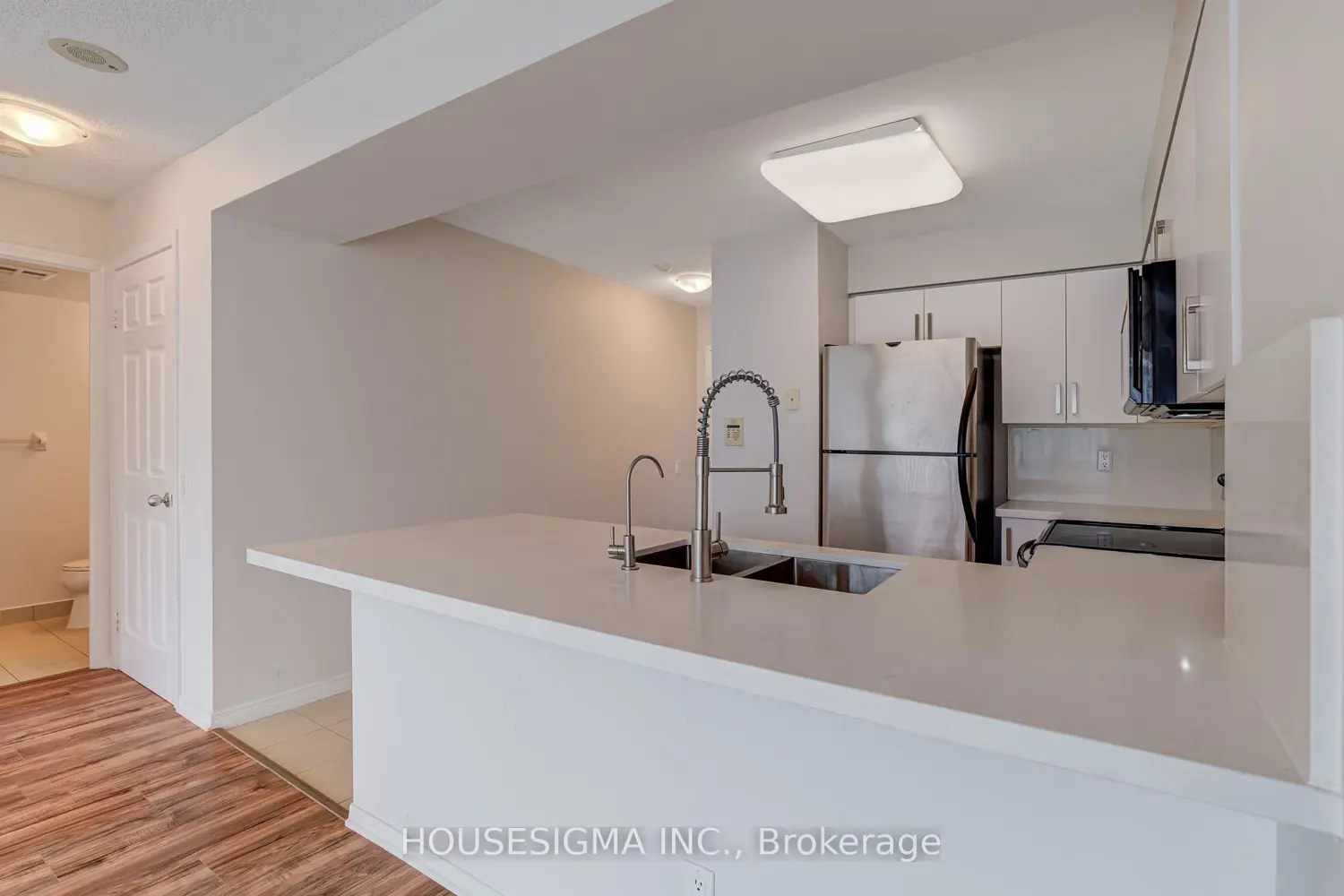 Additional image 8 of 28 Harrison Garden Boulevard 901