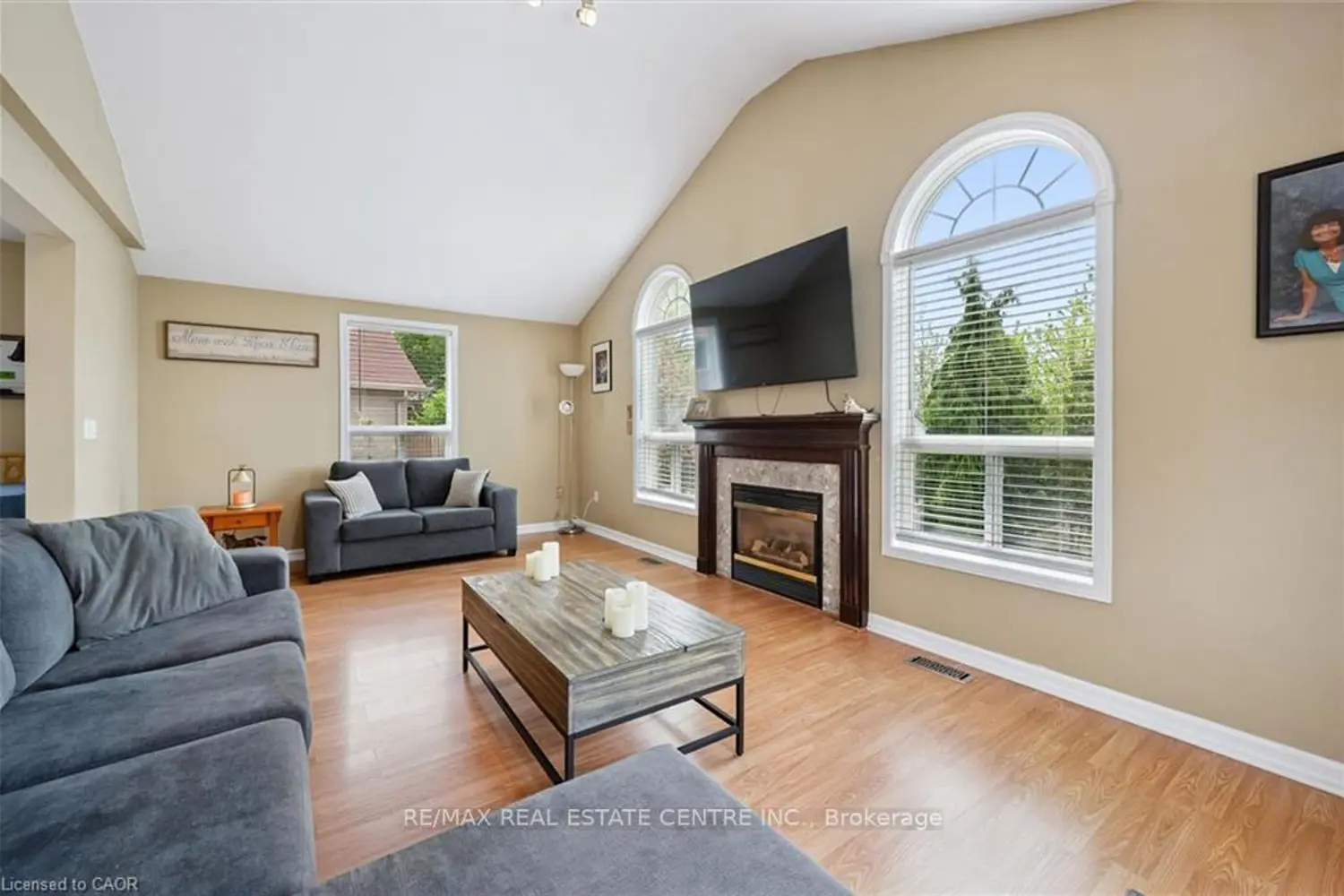 24 Buckthorn Crescent photo 5