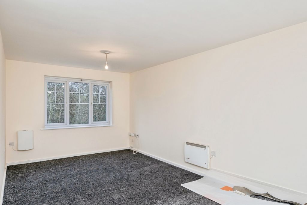 Additional image 4 of 2 bed flat for saleRobinson Road, Ellesmere Port, Cheshire CH65