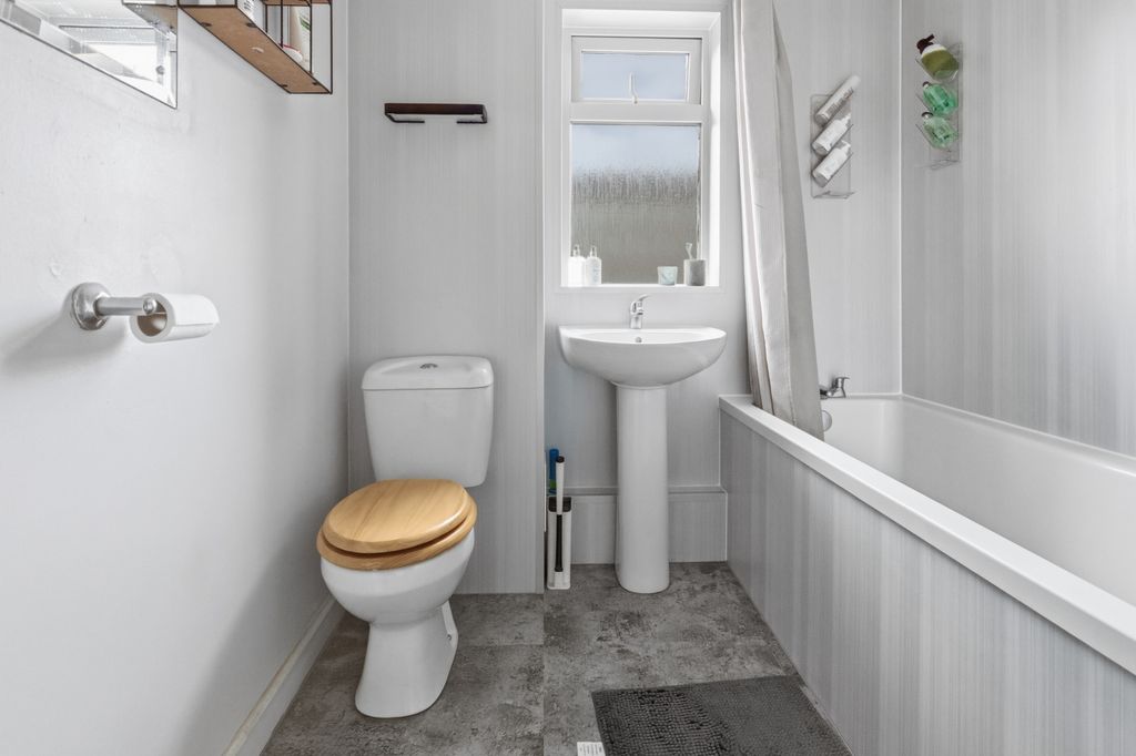 Additional image 11 of 1 bed flat for saleSt Valery Drive, Stirling FK7