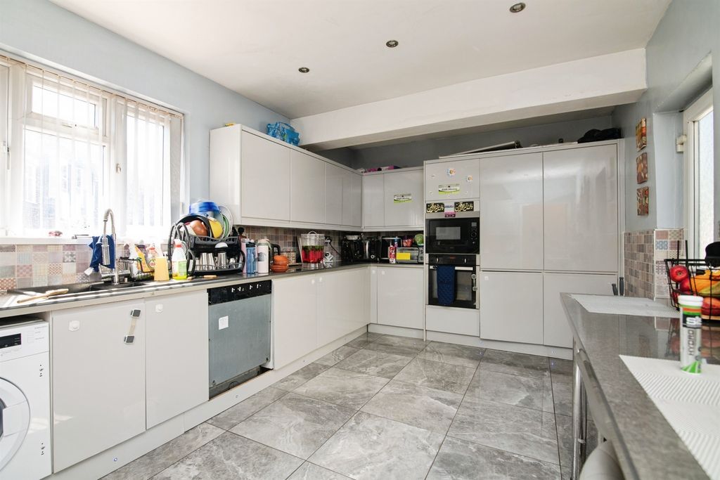 Additional image 8 of 5 bed semi-detached house for saleDixons Green Road, Dudley DY2