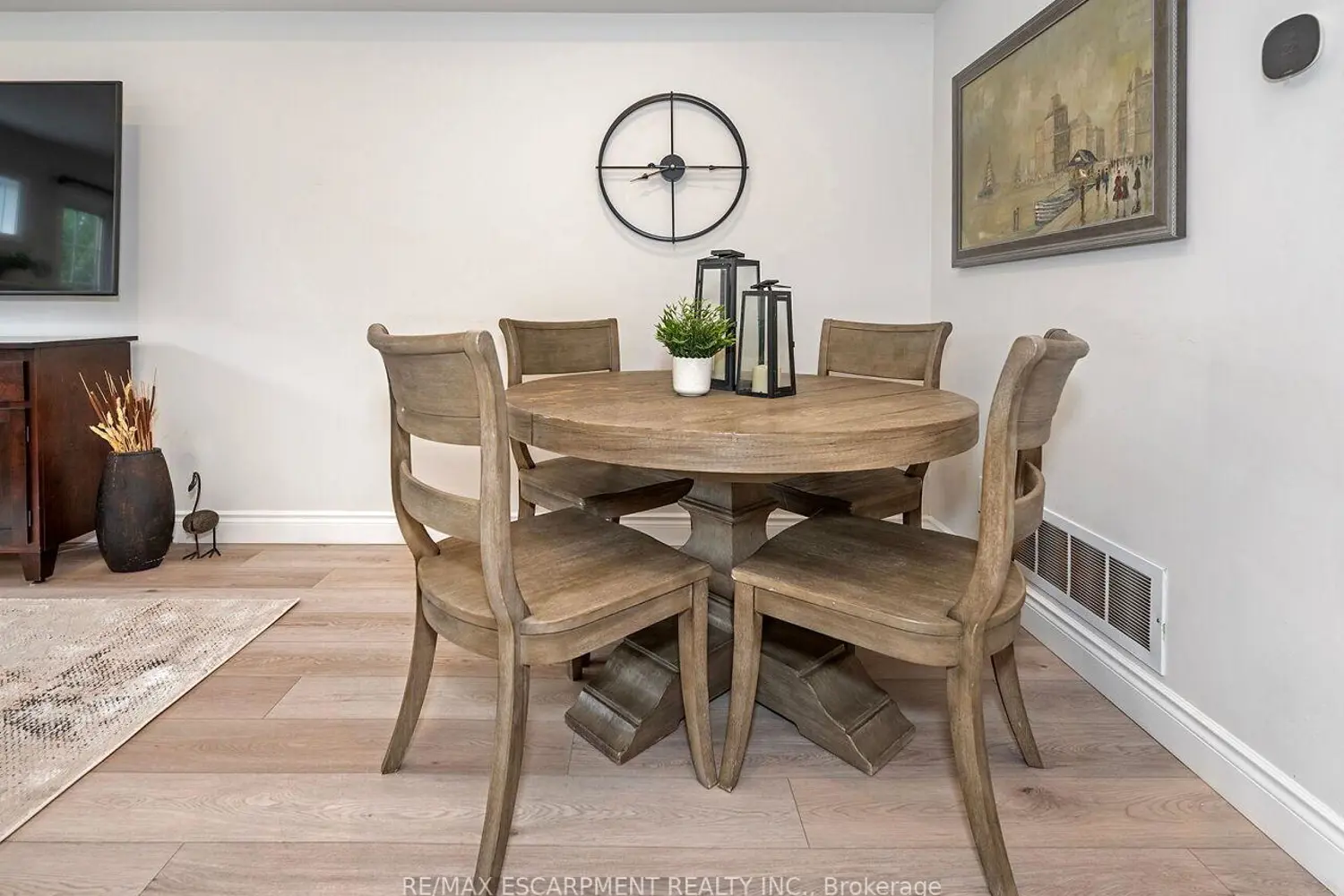 2448 Wooden Hill Circle photo 2