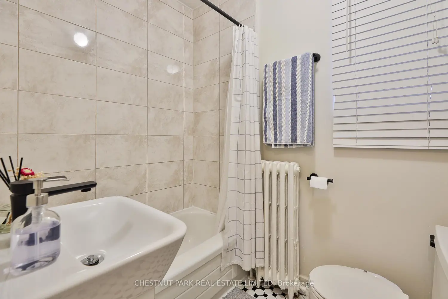 Additional image 10 of 1648 Bathurst Street 5