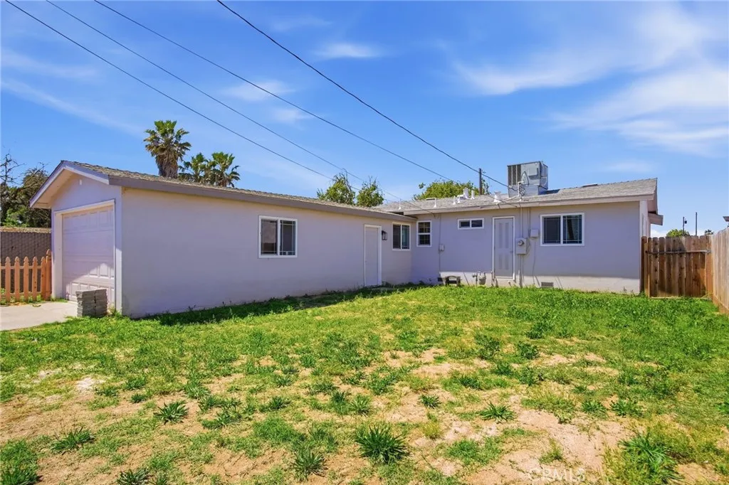 341 2nd St, Livingston, CA 95334