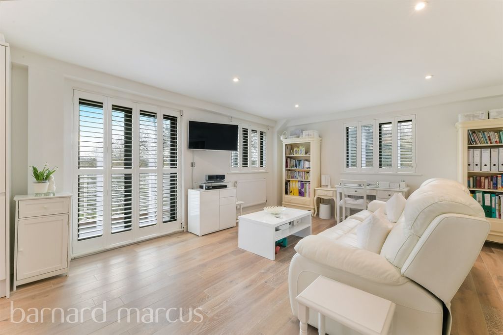 Additional image 3 of 2 bed flat for saleSouth Street, Epsom KT18