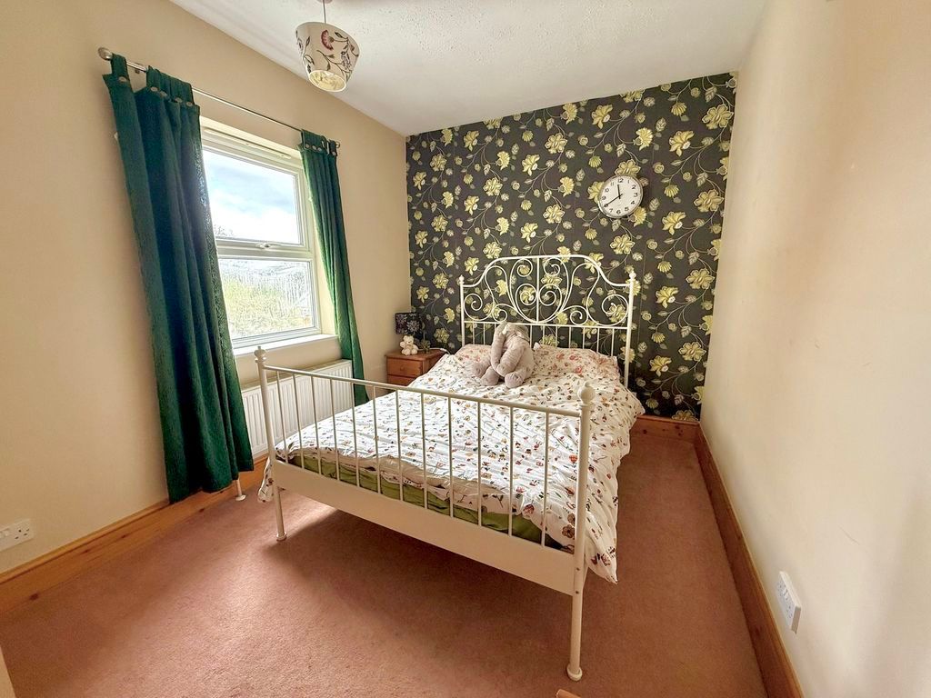 Additional image 14 of 4 bed semi-detached house for saleKirby Road, Dunstable LU6