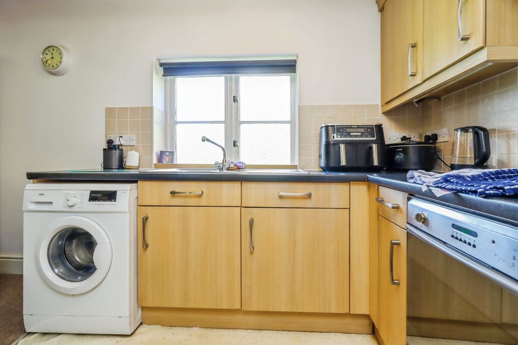 Additional image 5 of 2 bed flat for saleNewtown Road, Whitchurch SY13