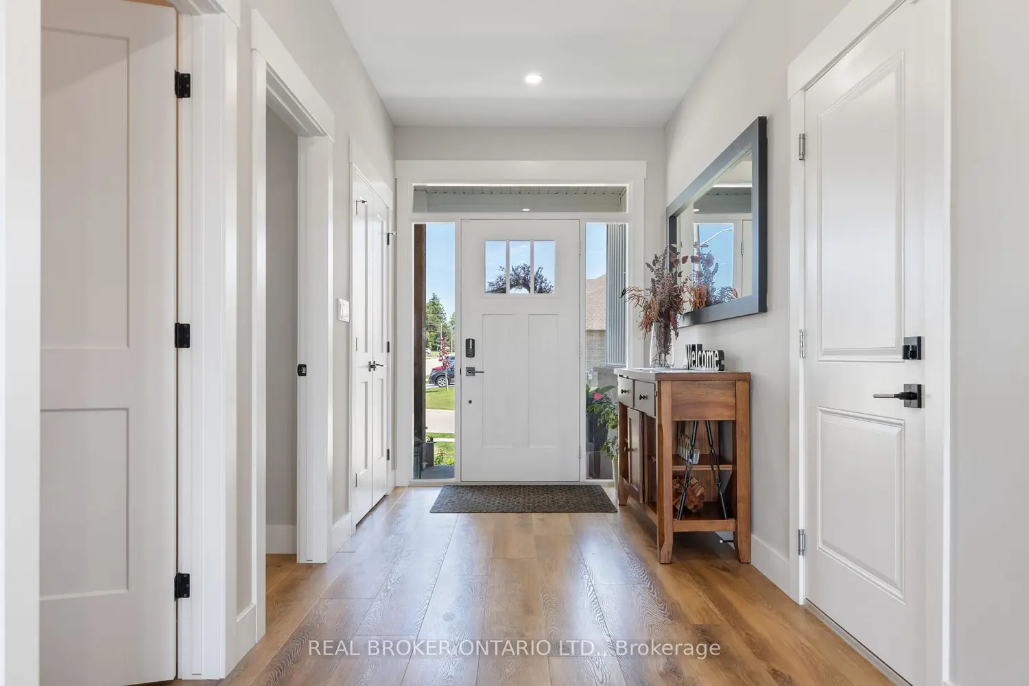 155 Gibbons Street photo 2