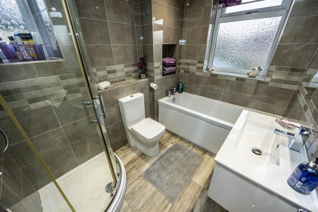 Additional image 23 of 3 bed semi-detached house for saleHammerstones Road, Elland HX5