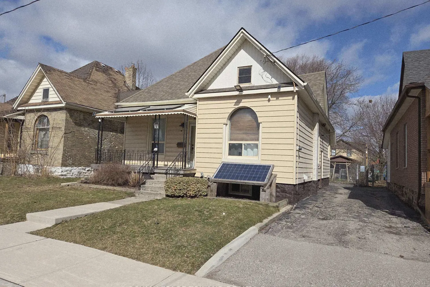 8 Weldon Avenue photo 2