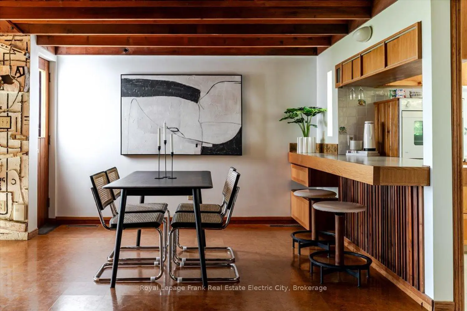 548 Dunford Road photo 3