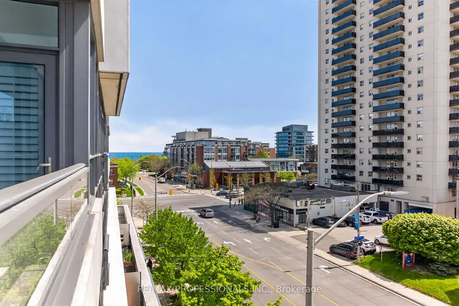 Additional image 4 of 1 Hurontario Street 413