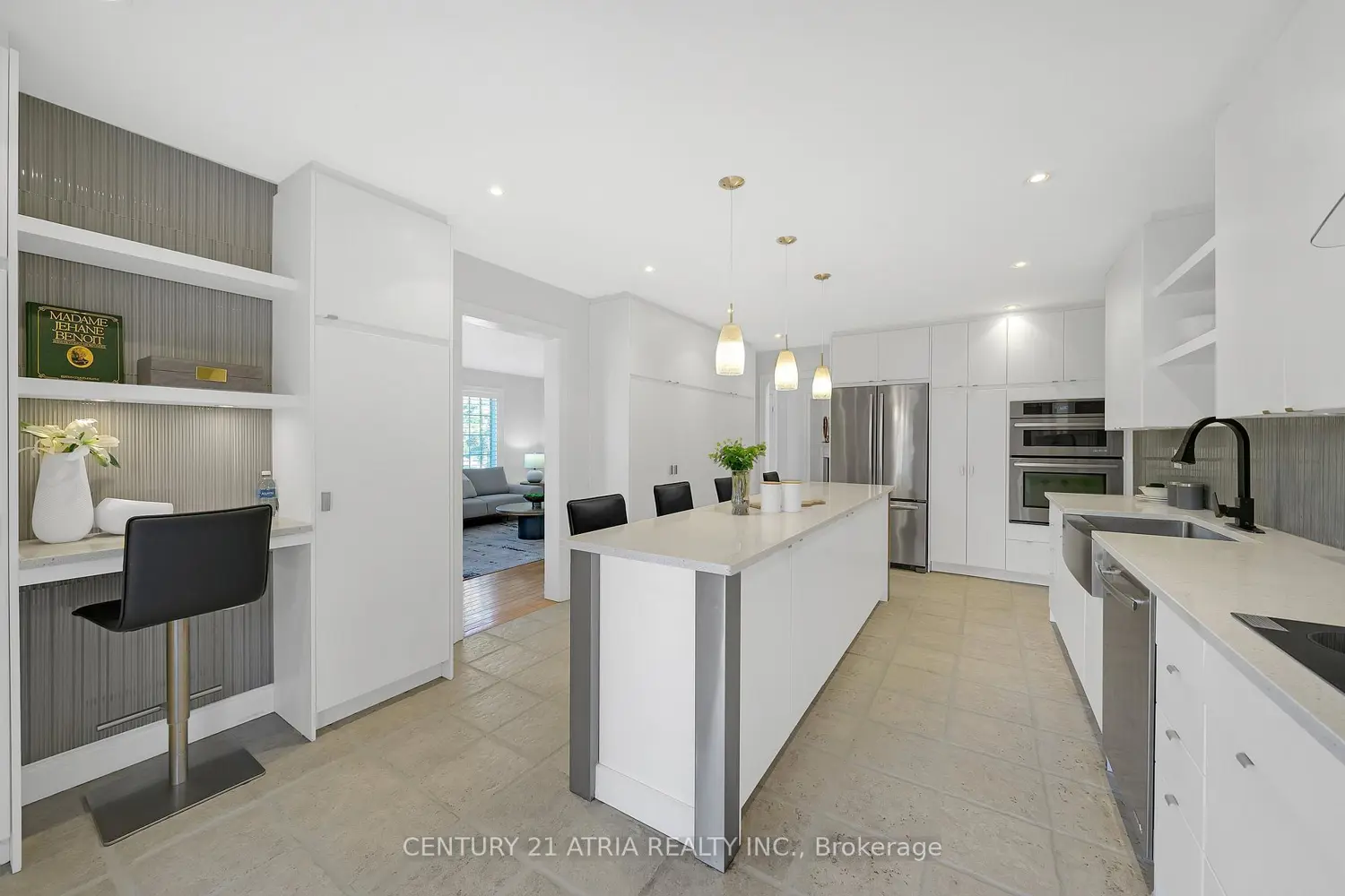 Additional image 14 of 543 Queen's Drive