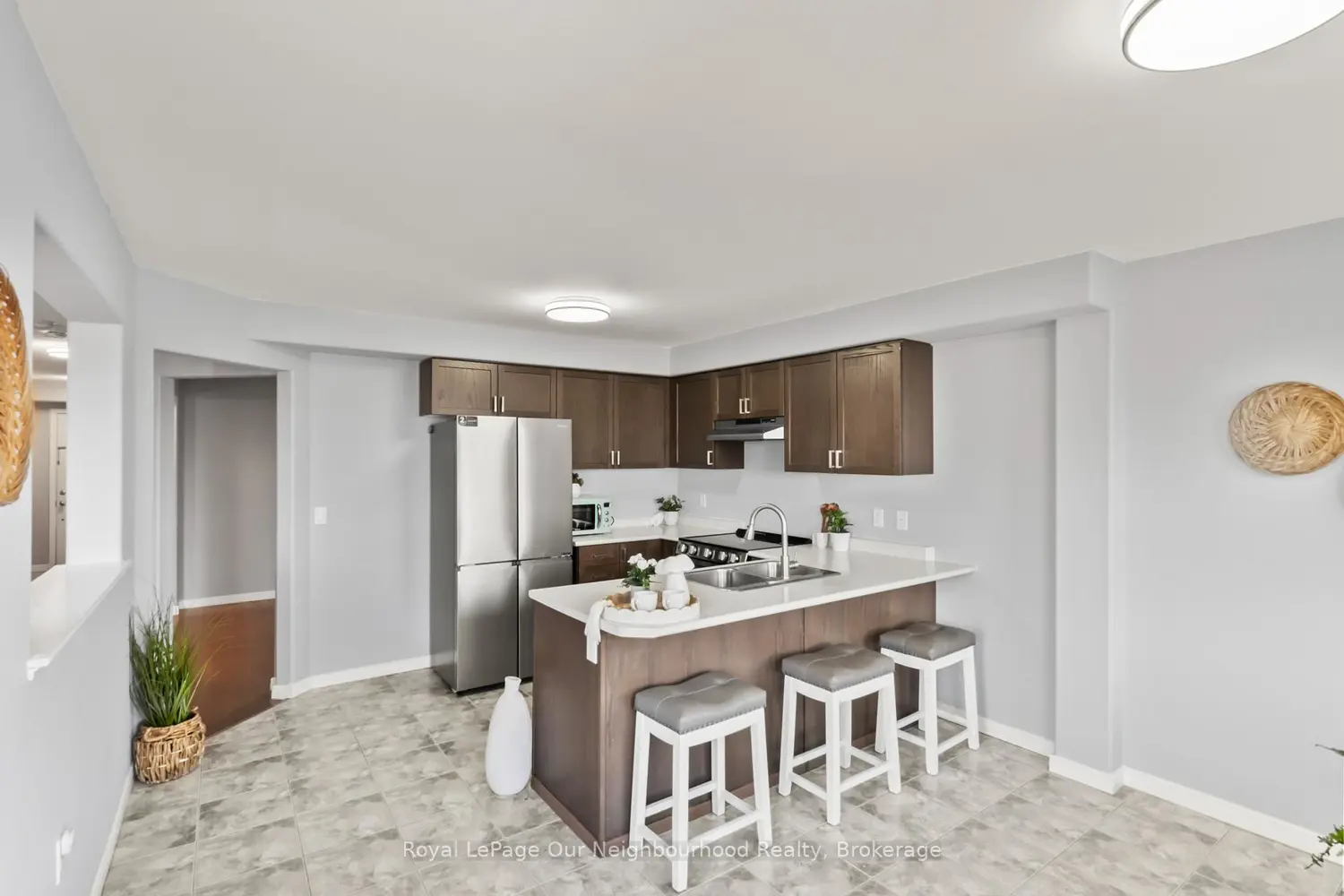 270 Louden Terrace photo 4