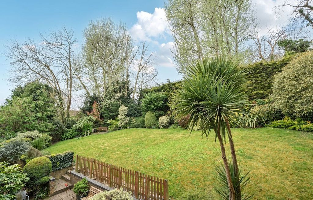 Additional image 3 of 3 bed flat for saleSouth Street, Epsom KT18