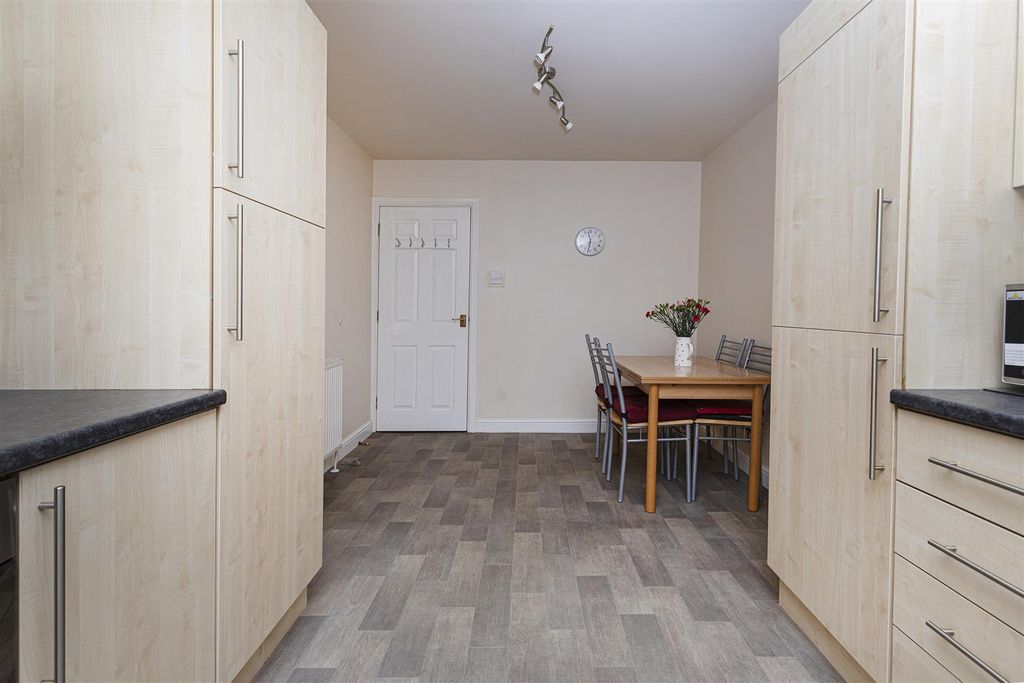 Additional image 12 of 2 bed flat for saleLaund Road, Salendine Nook, Huddersfield HD3