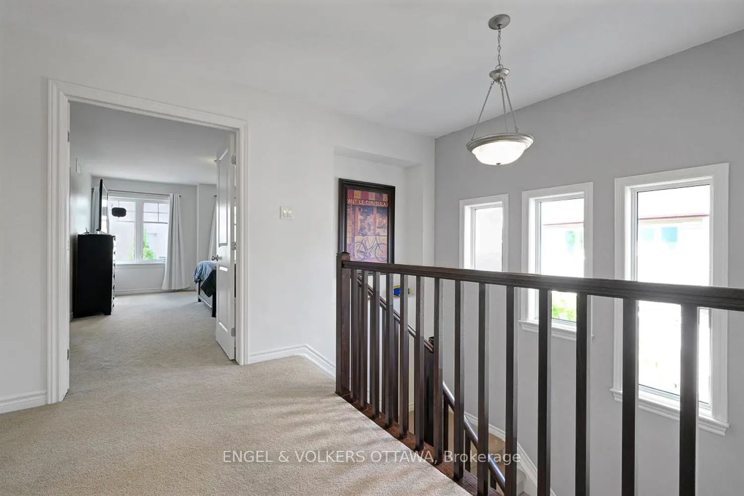 701 Hazelnut Crescent photo 5