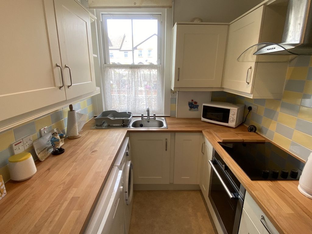Additional image 5 of 2 bed flat for saleMarine Parade, Dawlish EX7