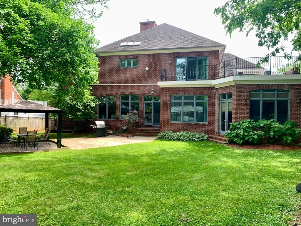 3809 Jones Bridge Road, Chevy Chase, MD 20815