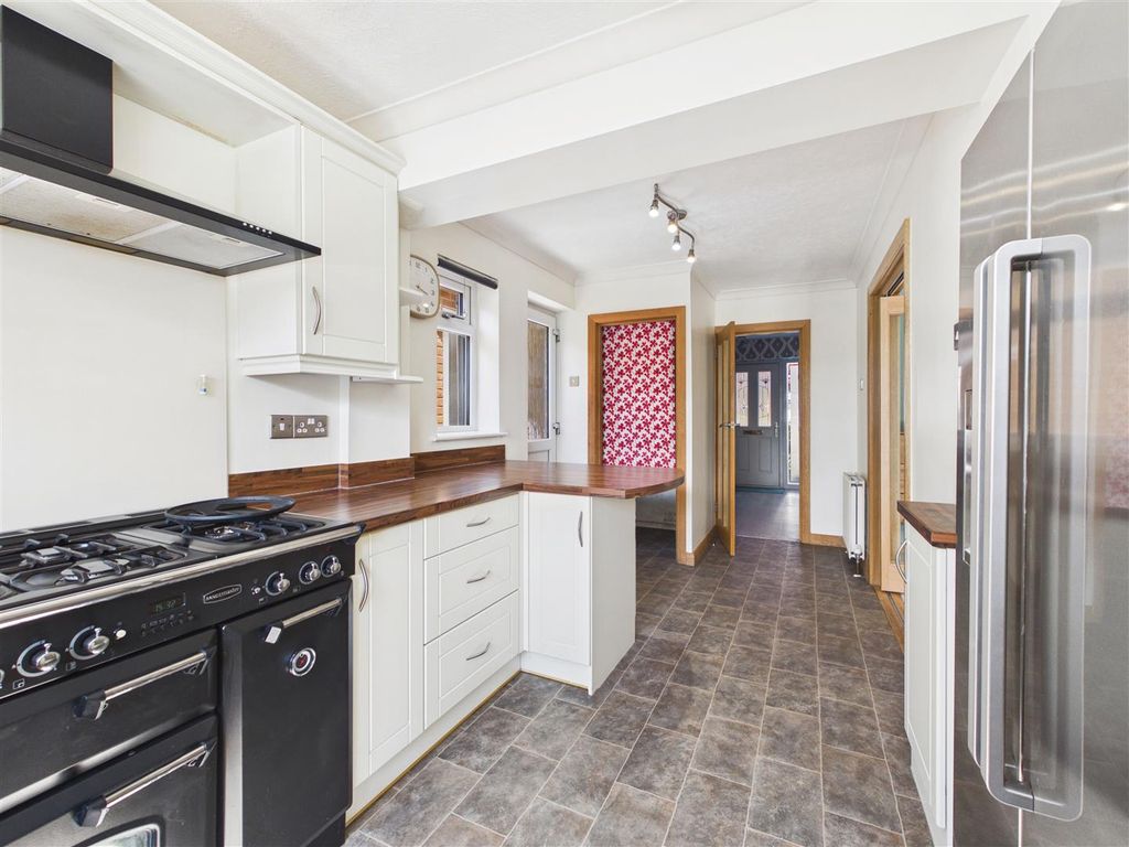 Additional image 8 of 4 bed semi-detached house for saleGosforth Crescent, Dronfield S18