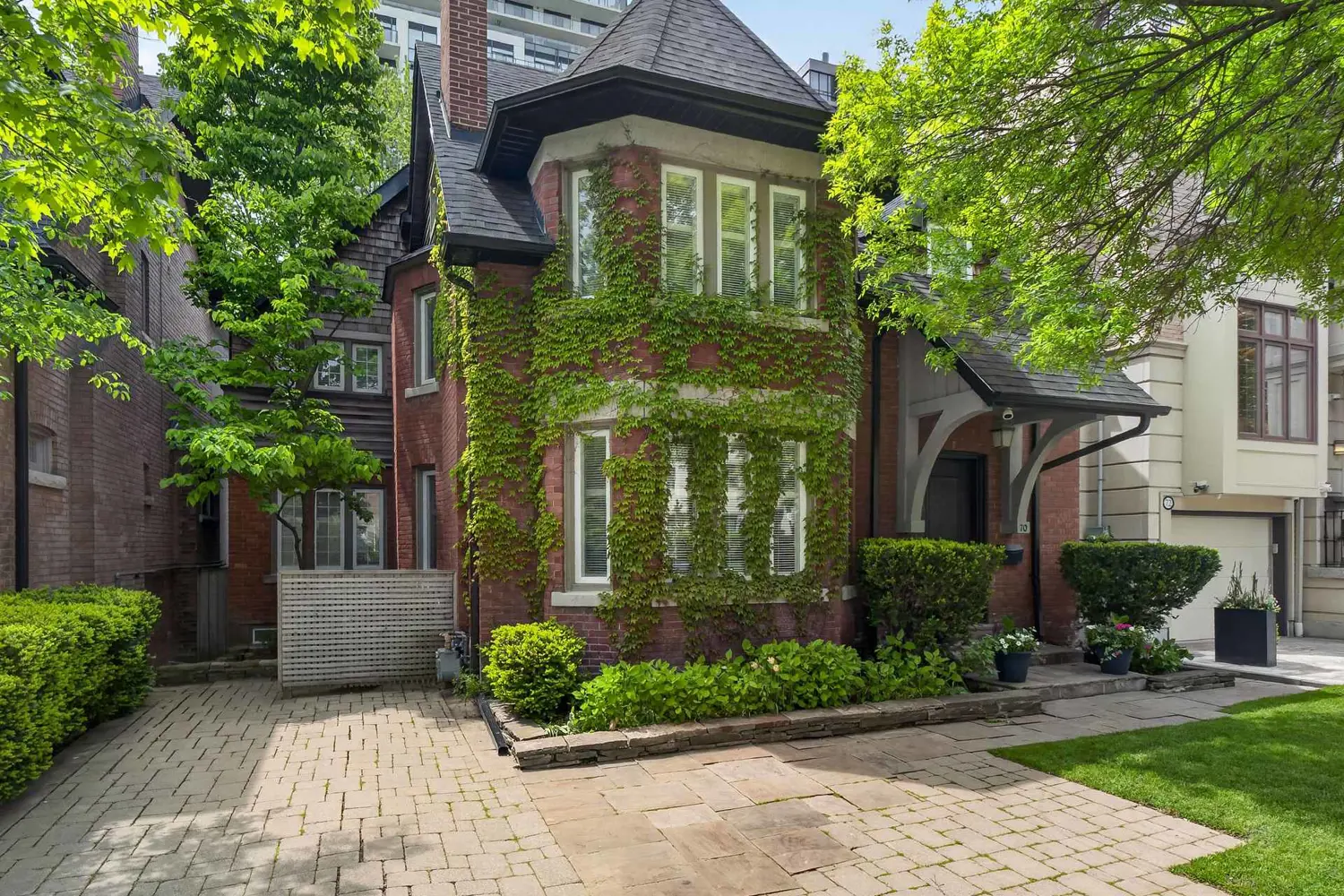 70 Oriole Road