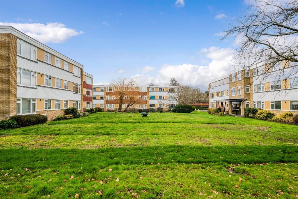 Additional image 14 of 3 bed flat for saleAvenue Road, Epsom KT18