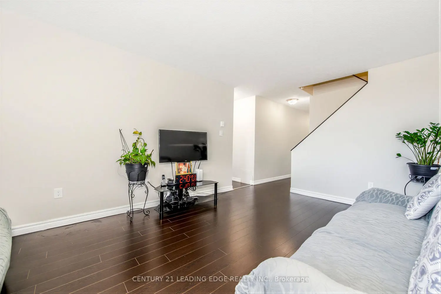 Additional image 11 of 55 Sunny Glenway 307