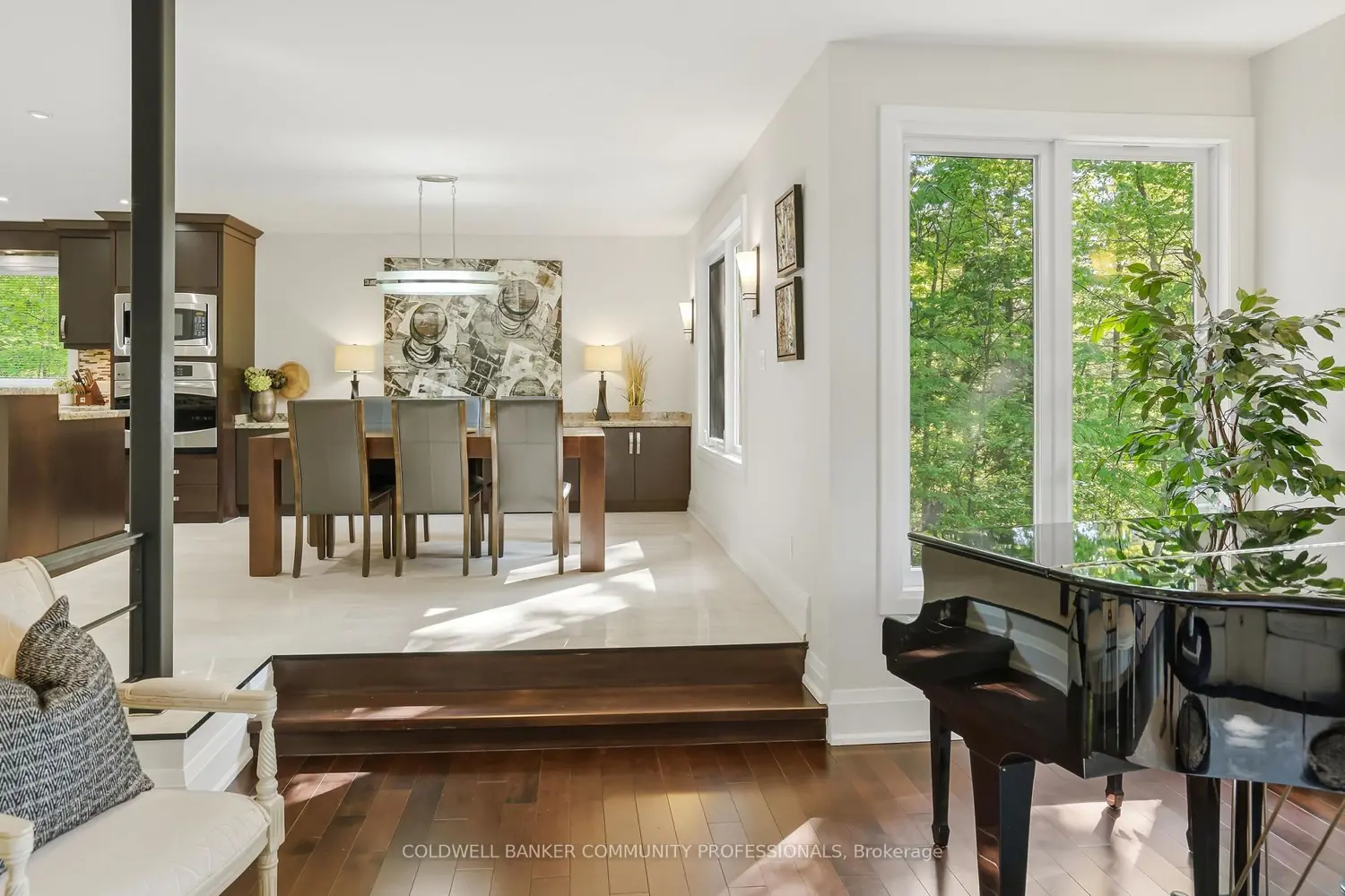 2552 Britannia Road photo 4