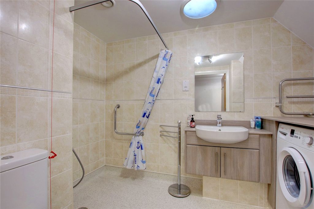 Additional image 13 of 2 bed flat for saleHanbury Road, Droitwich, Worcestershire WR9