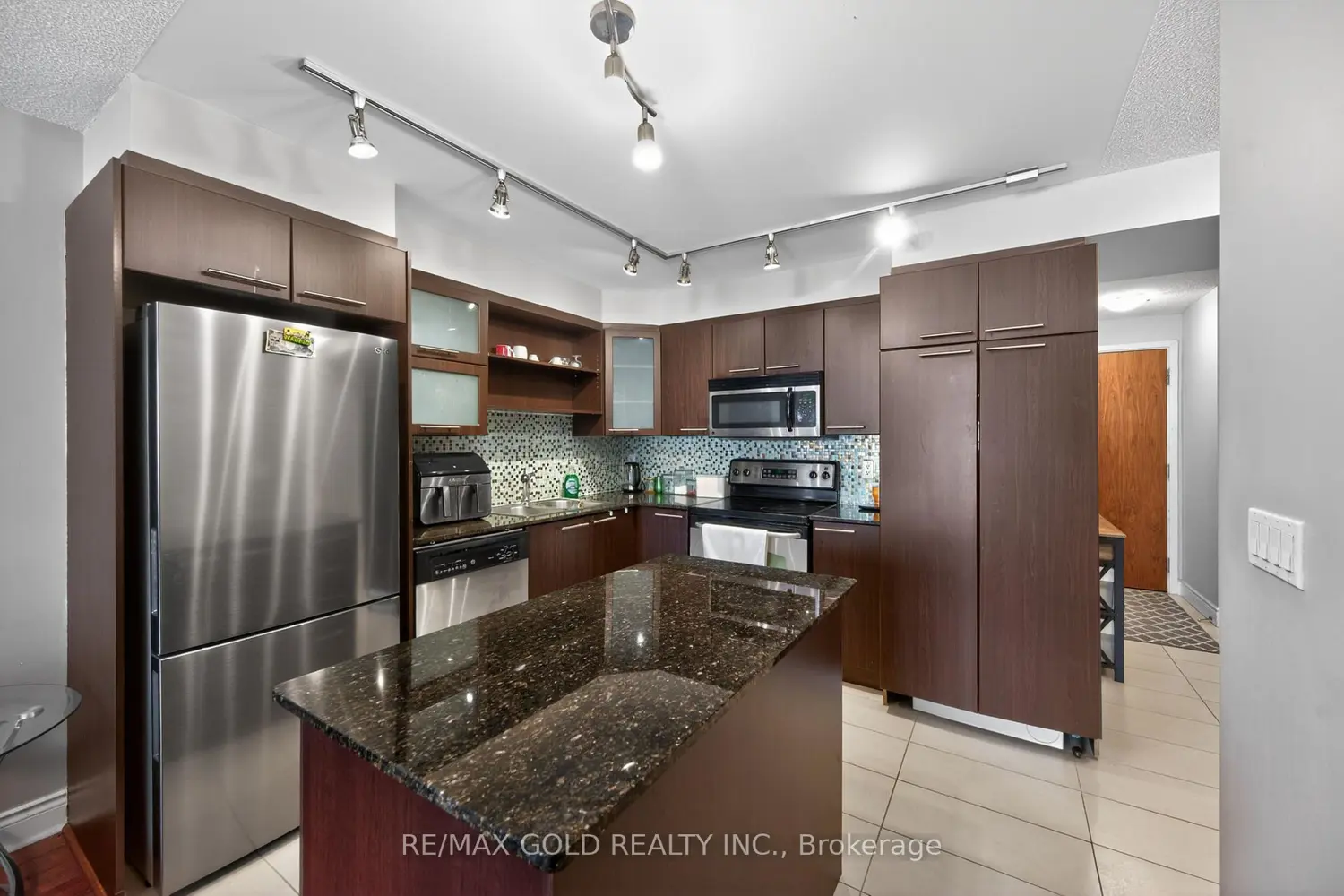 Additional image 5 of 37 Galleria Parkway 319
