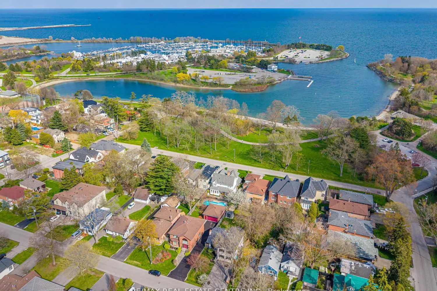Additional image 10 of 592 Montbeck Crescent
