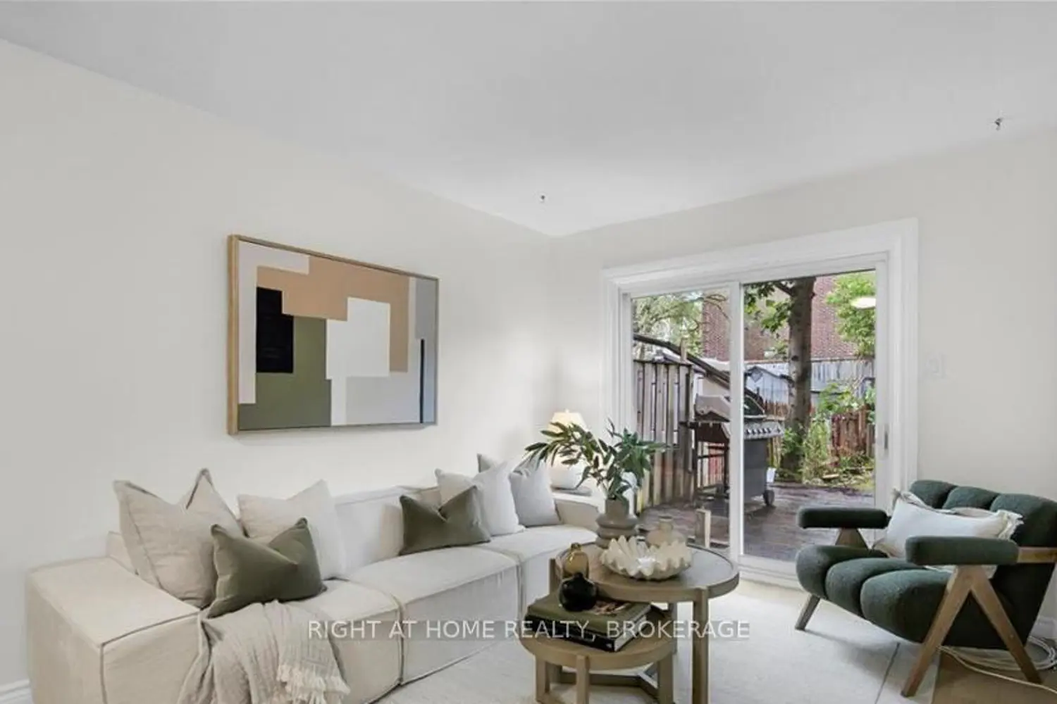 60 Charles Best Place photo 2
