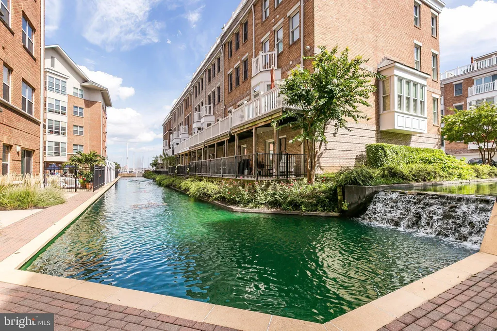 23 Pierside Drive Unit 321, Baltimore, MD 21230
