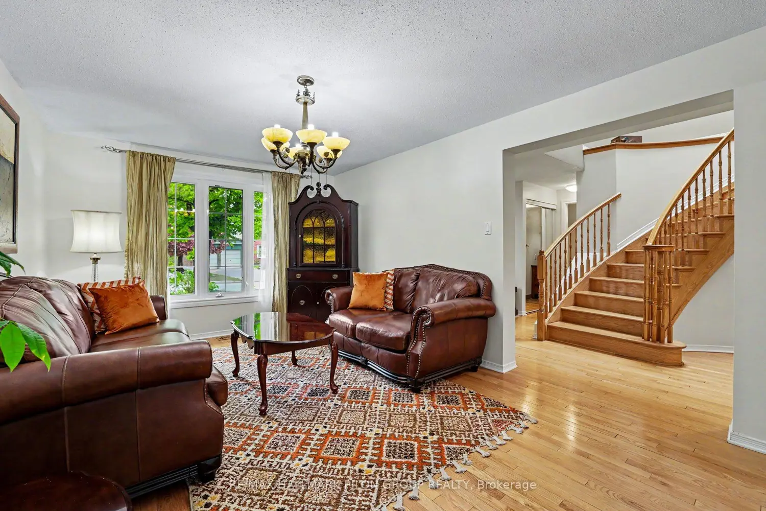 1674 Sansonnet Street photo 2