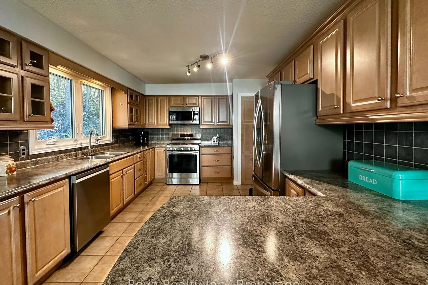 11 Ridge Road photo 3