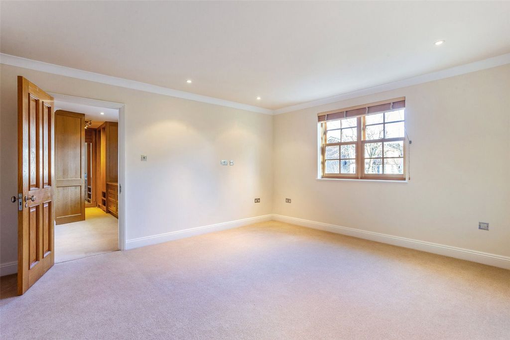 Additional image 11 of 5 bed detached house for saleNorthcroft Close, Egham TW20