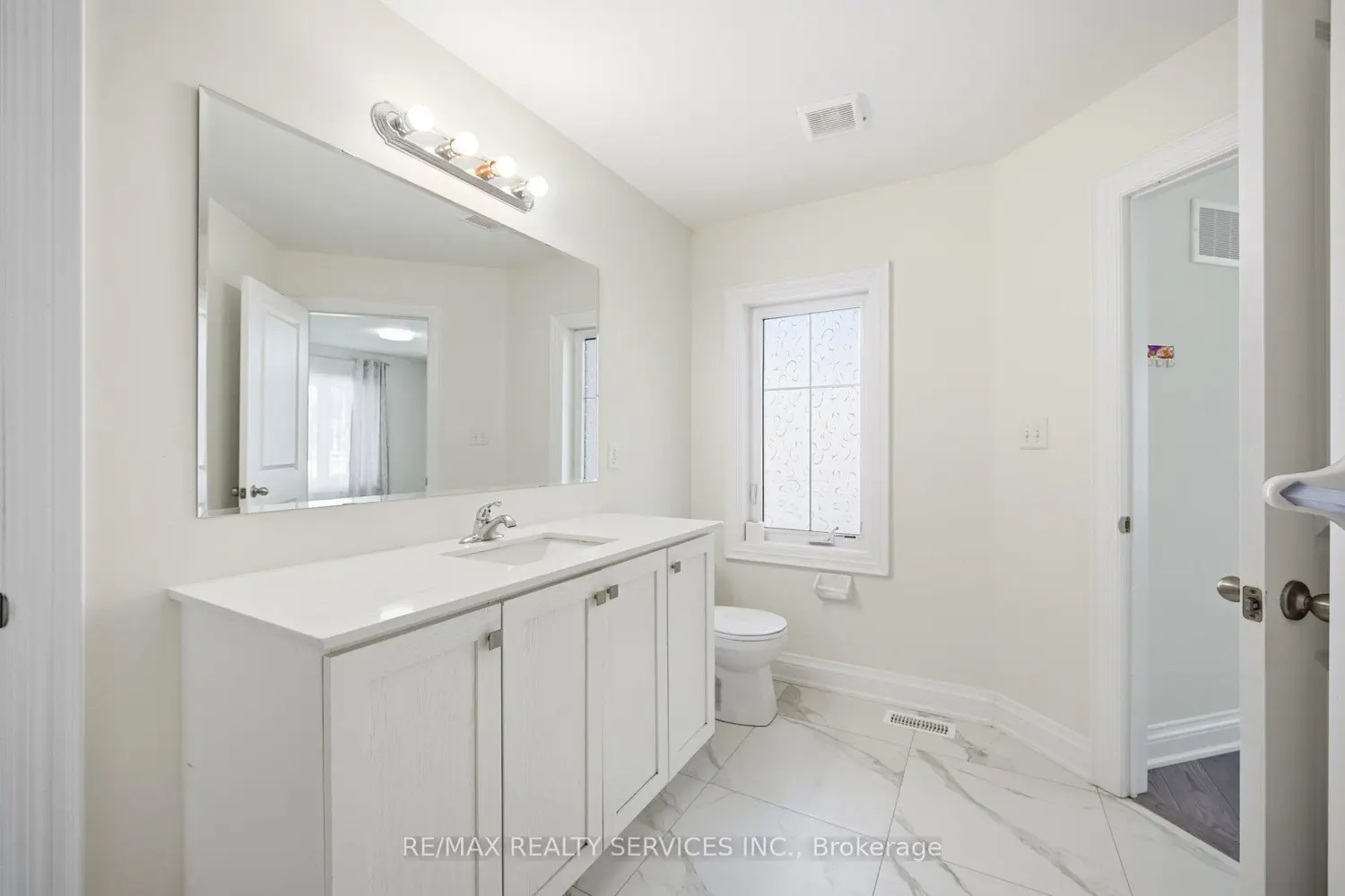 Additional image 16 of 15 Farringdon Crescent
