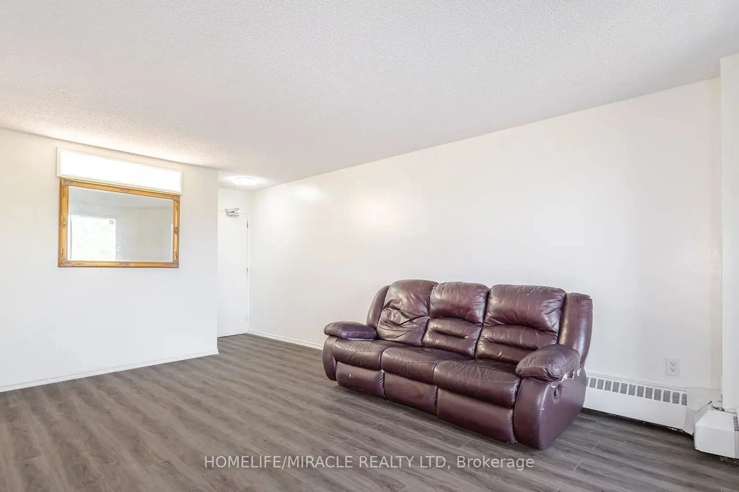 Additional image 5 of 4673 Jane Street 517