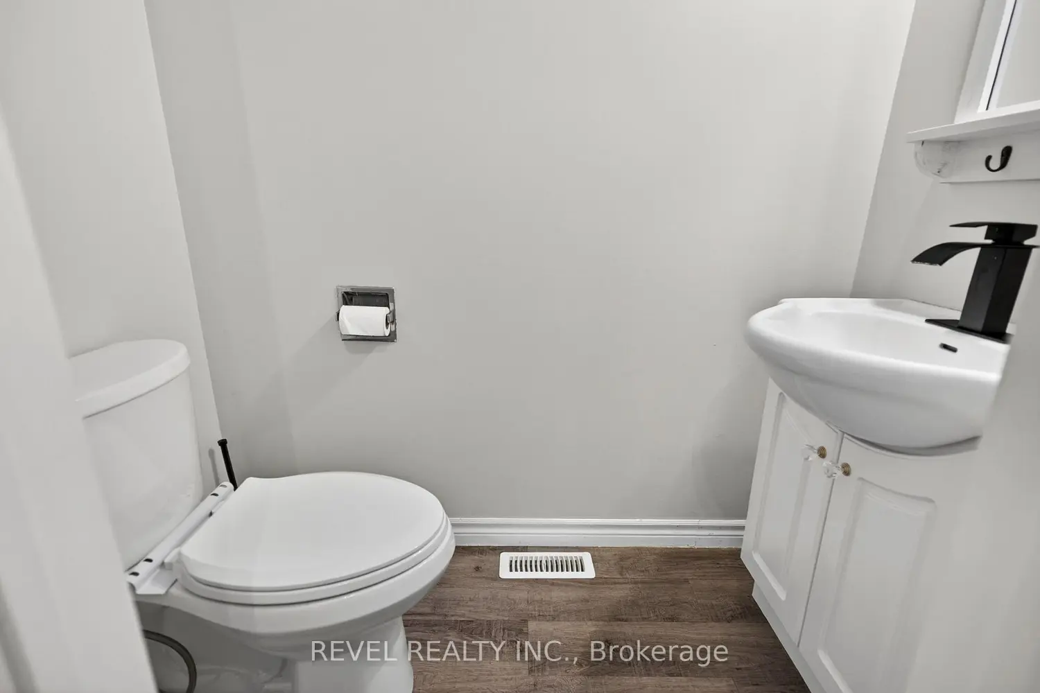 481 Pitfield Road 22 photo 2