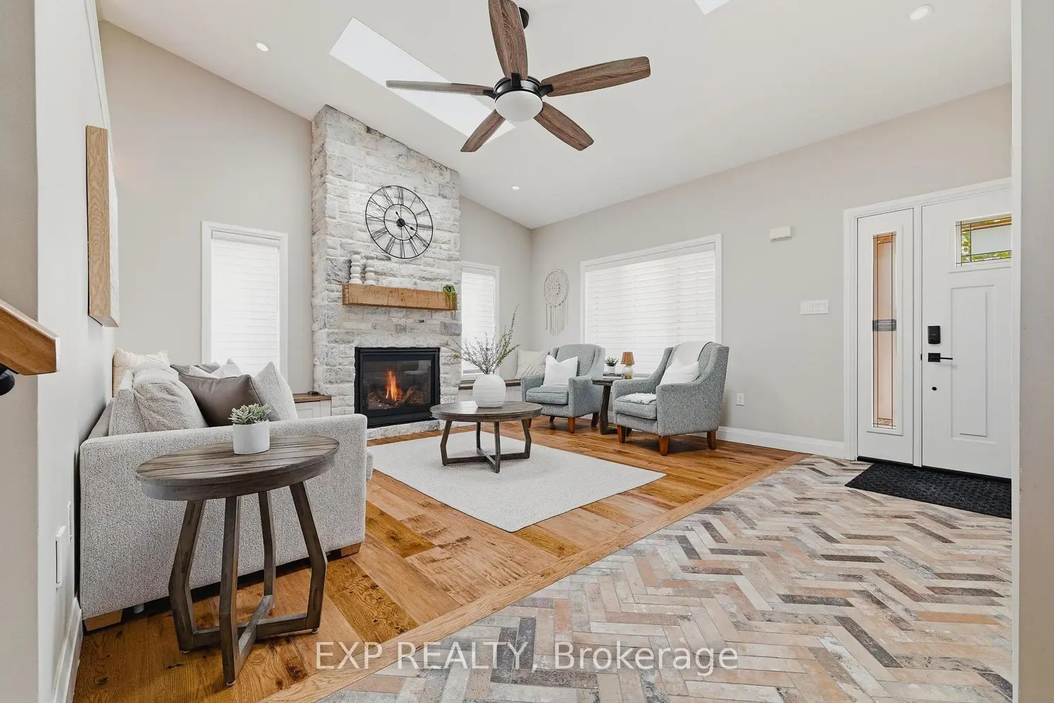 6 Berdux Place photo 2