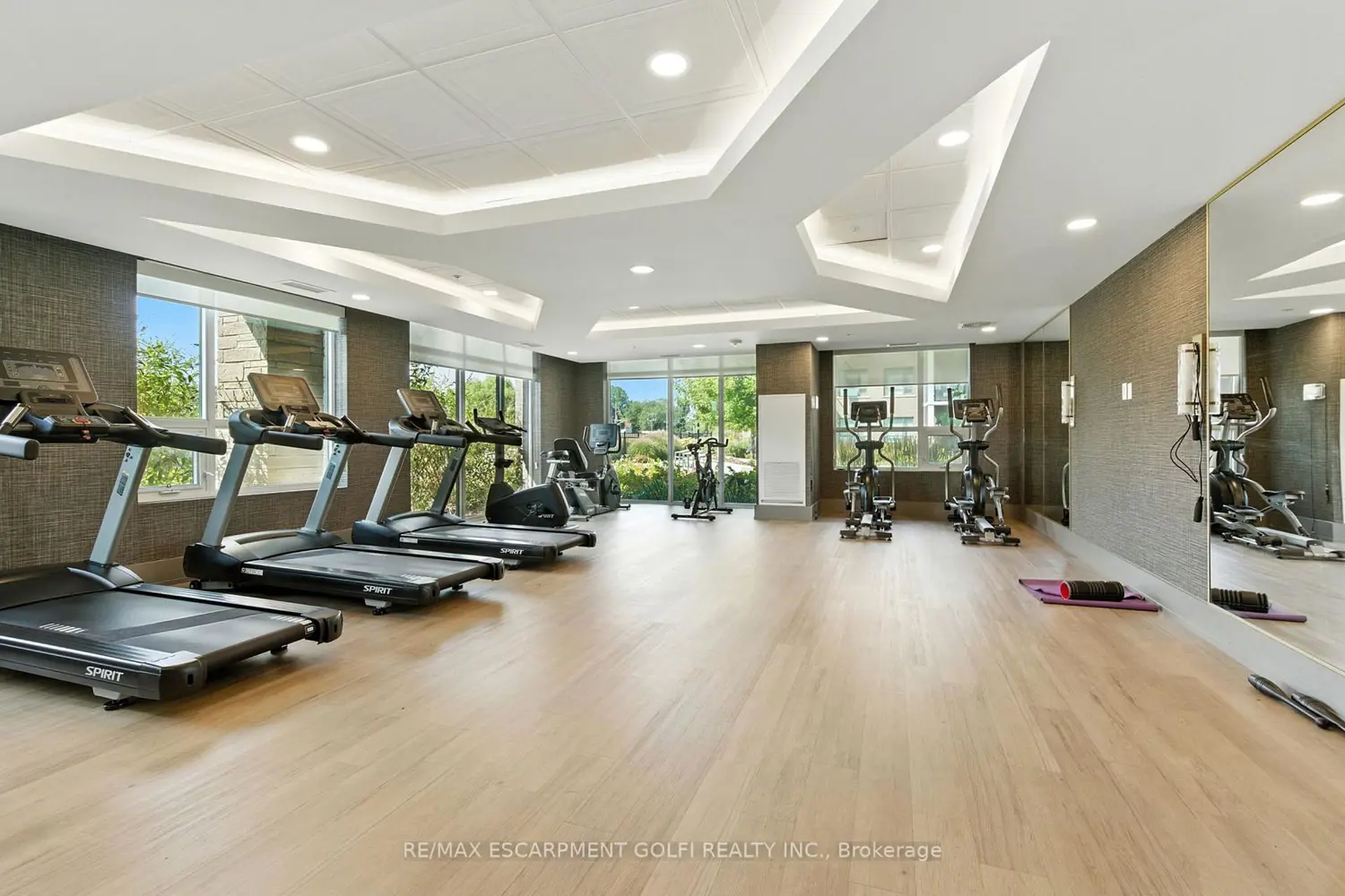 Additional image 14 of 5055 Greenlane Road 330