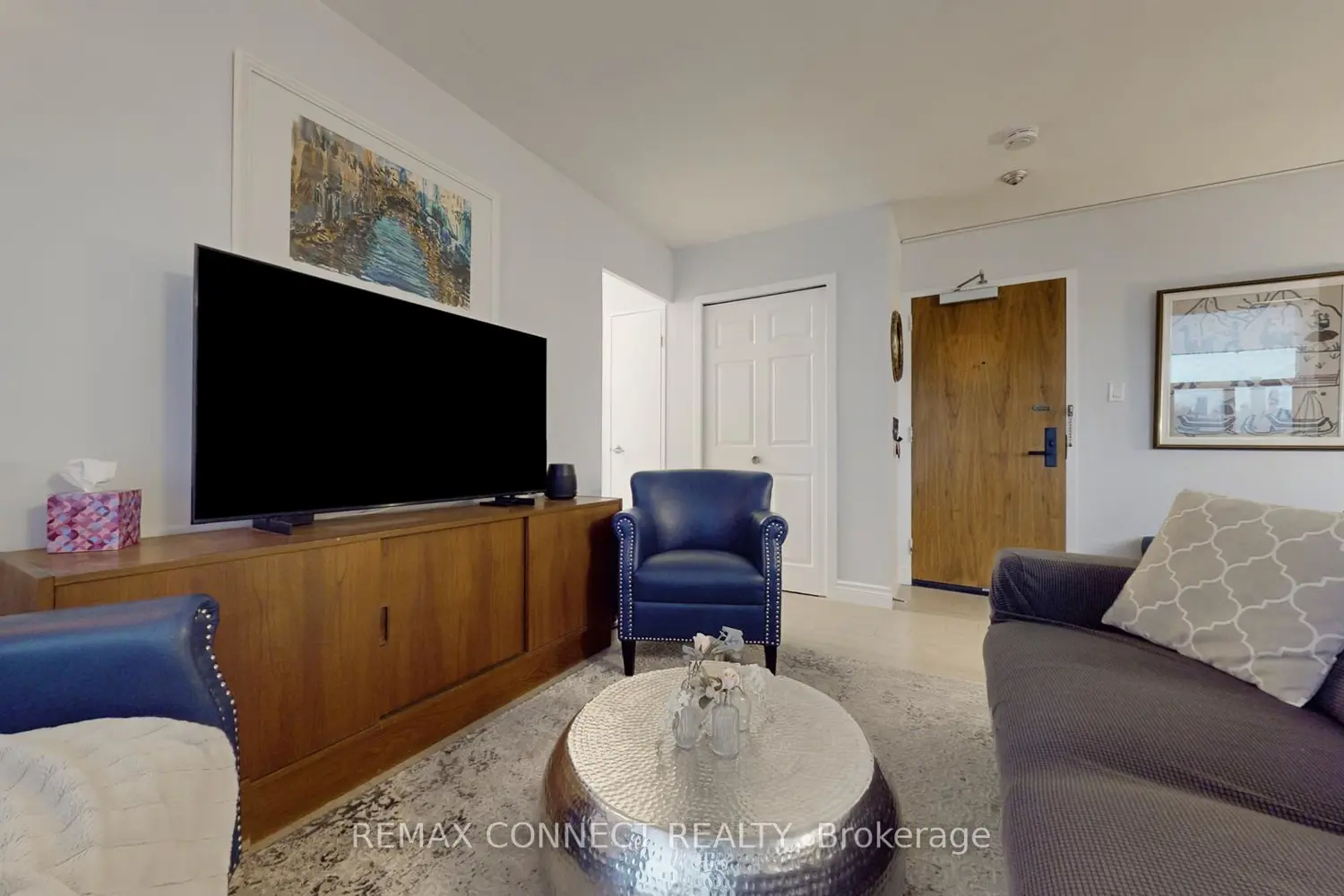 Additional image 4 of 1145 Logan Avenue 703