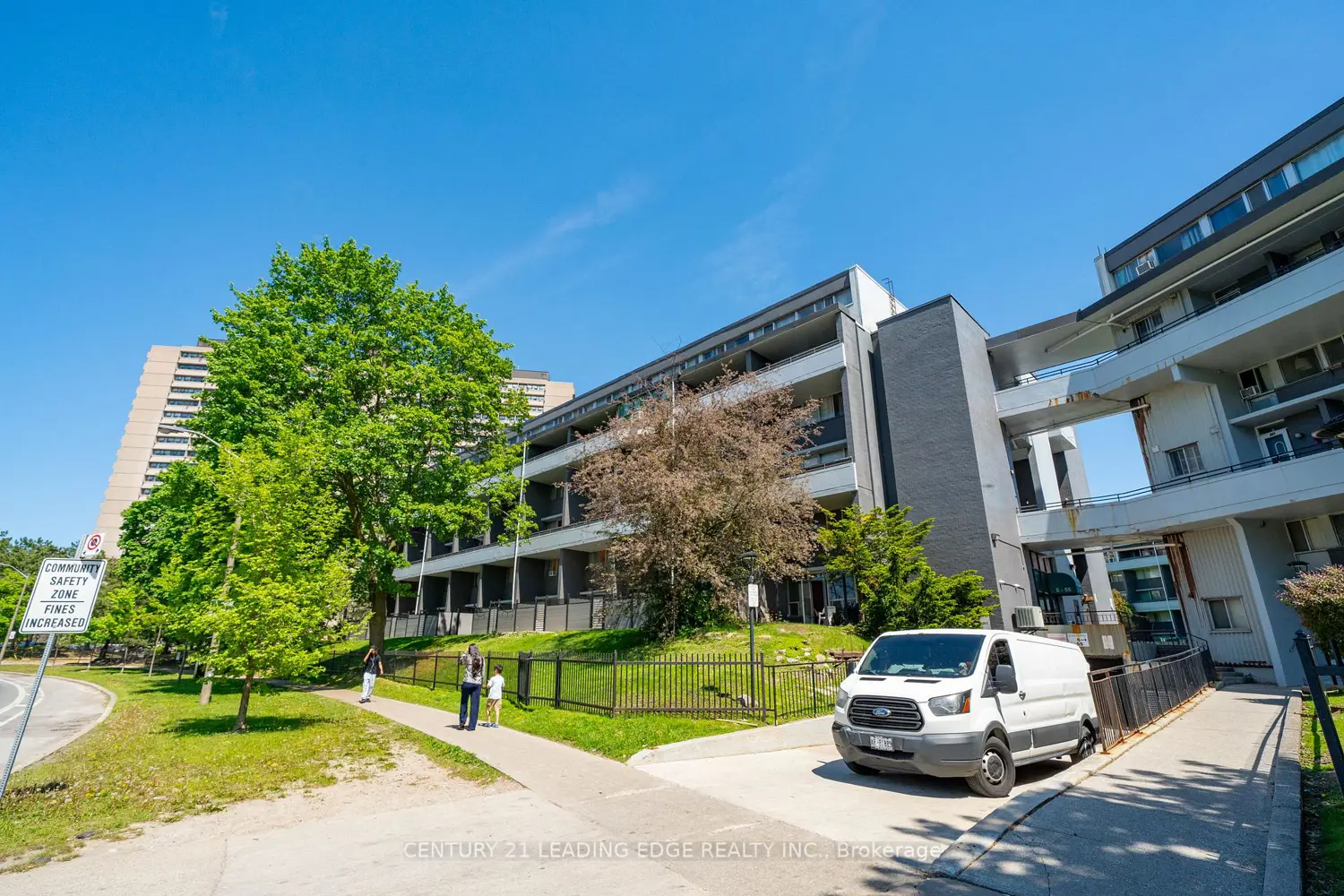 Additional image 2 of 55 Sunny Glenway 307