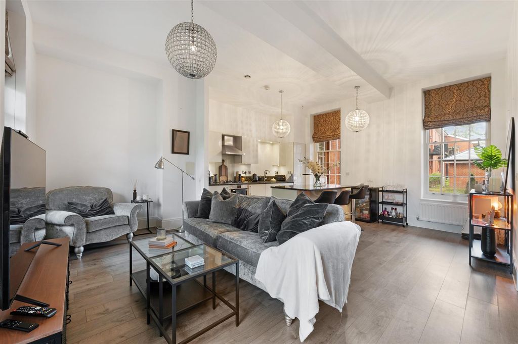 Additional image 3 of 2 bed flat for saleFrinton Court, Glanville Way, Epsom KT19