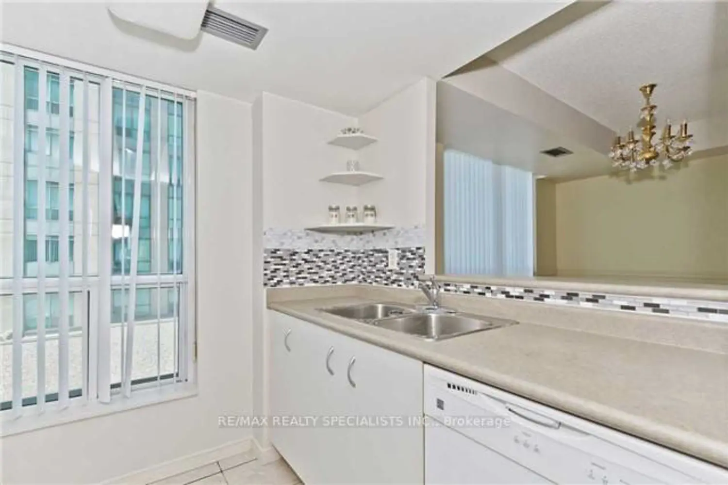 Additional image 6 of 2565 Erin Centre Boulevard 411